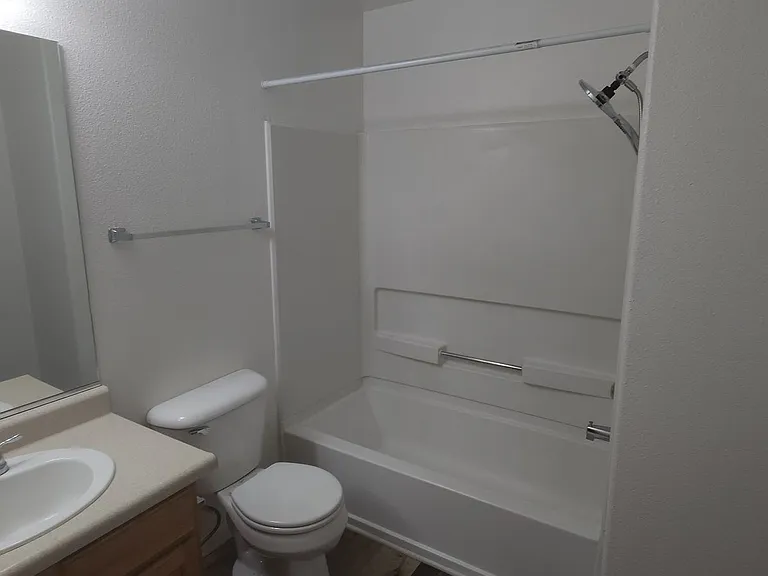 720 Sunny Ln — Photo 6