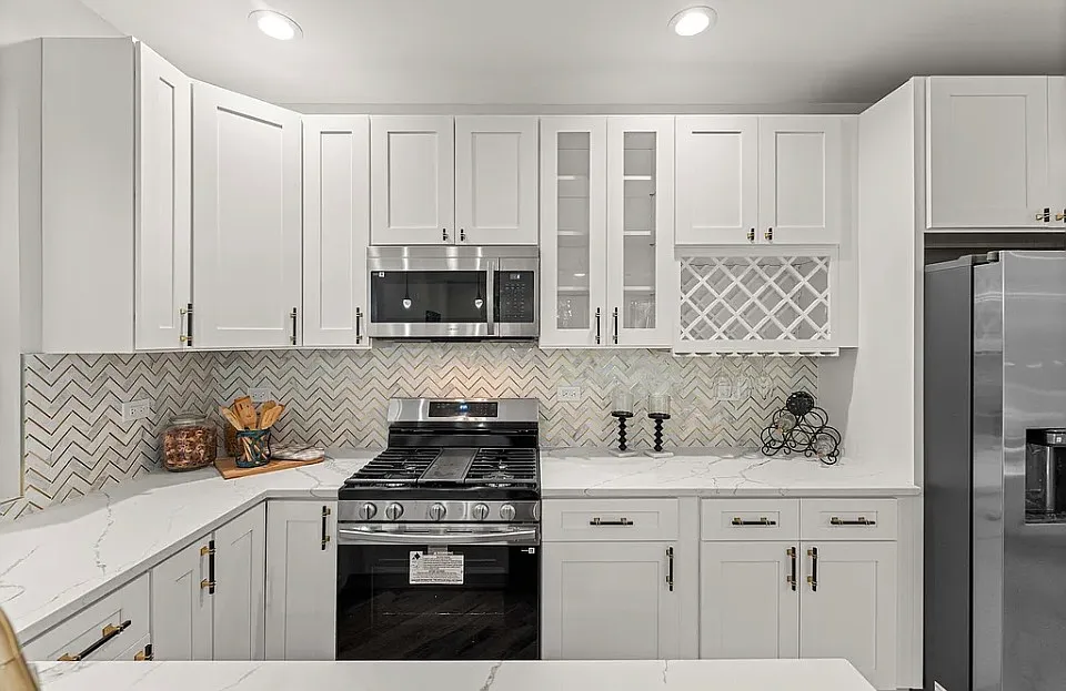 3 bed, 2000 sqft, $3,200 — Photo 3