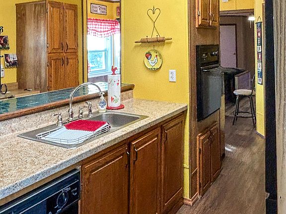 5th image of 639 Bailey Bridge Rd