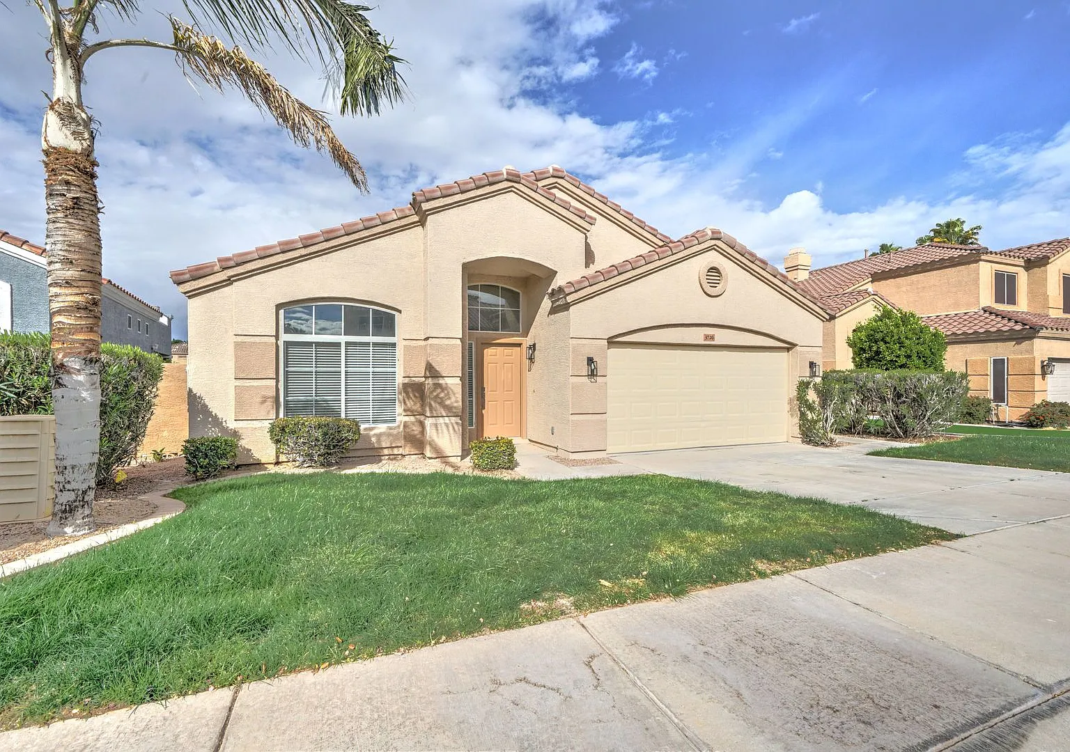 Coming Soon - Fully Remodeled Chandler Waterfront Home — Photo 2