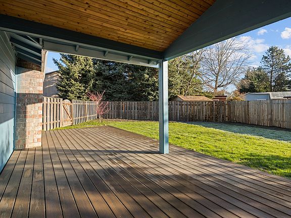 2nd image of 1400 NE 14th Ave