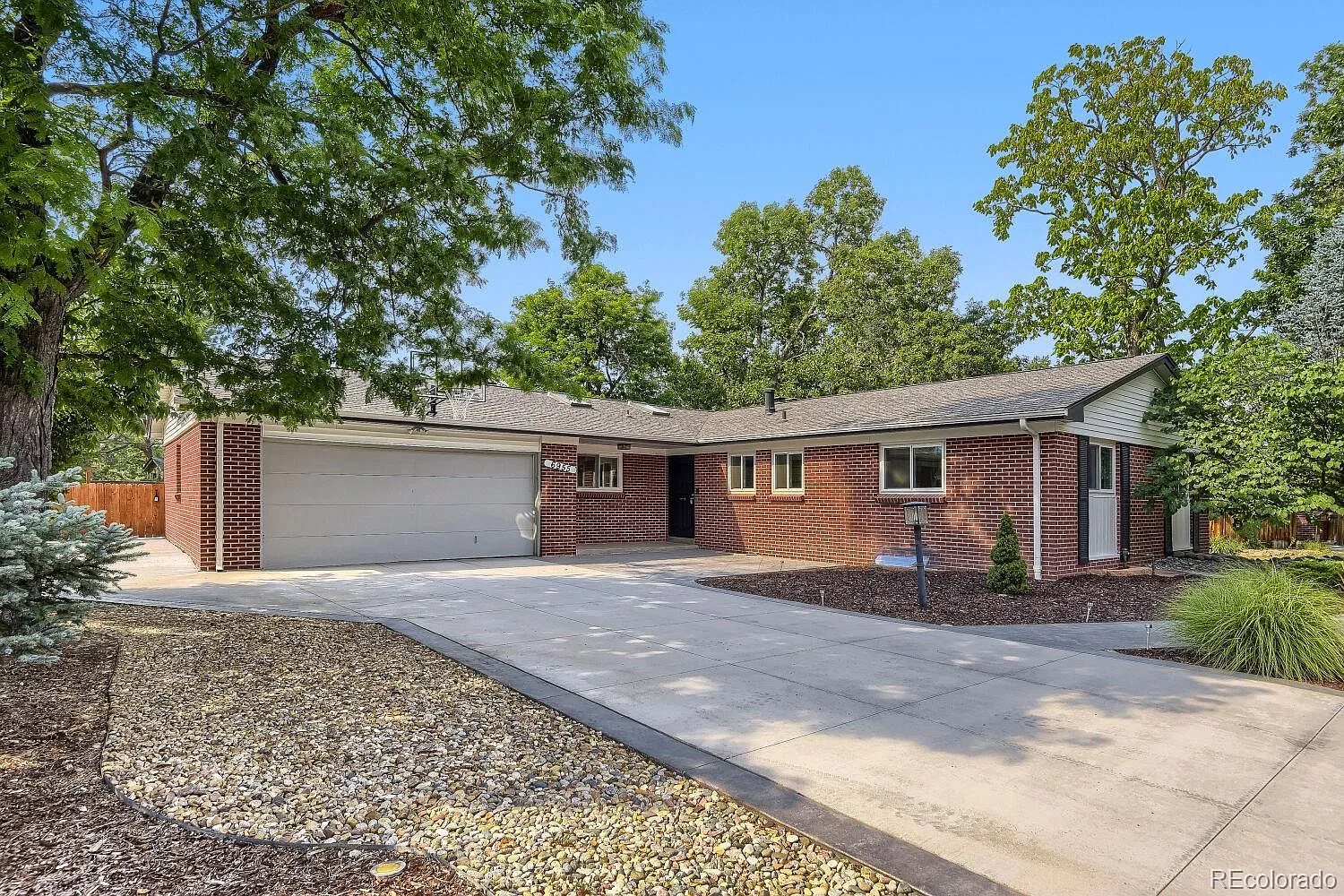 4 bed, 3.0 bath, 2611 sqft, $3,500 — Photo 2