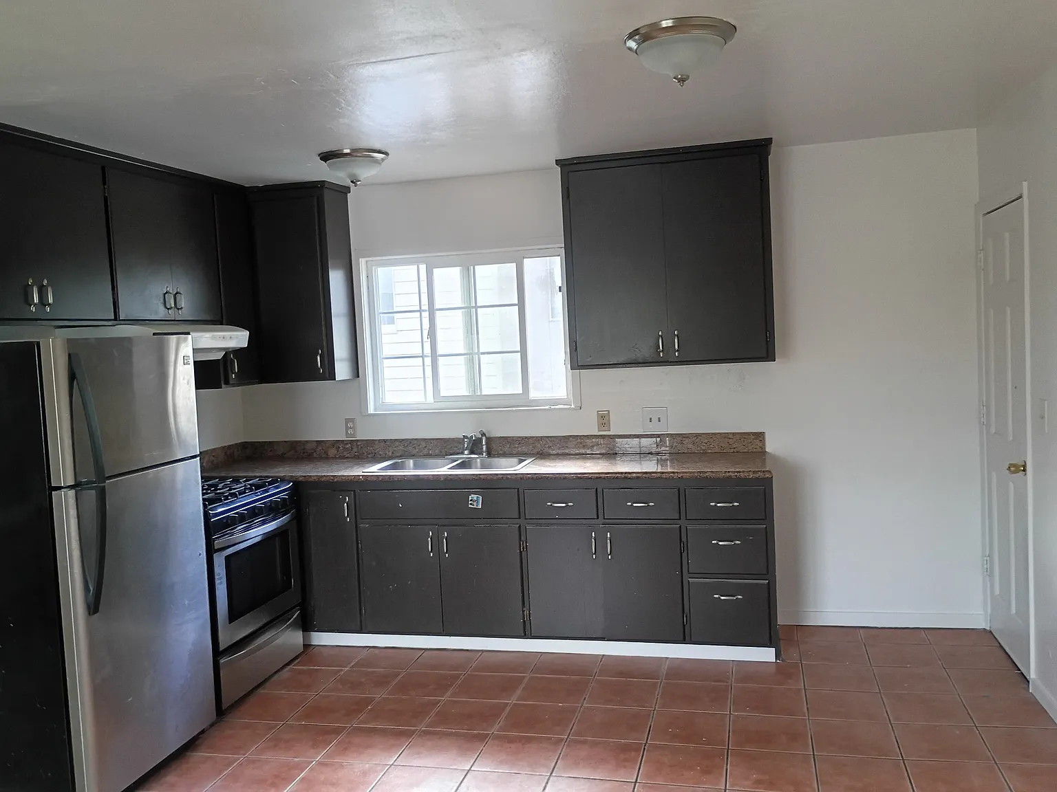 2 bed, 800 sqft, $2,900 — Photo 2