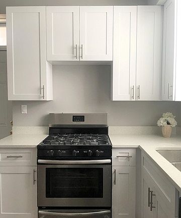 4th image of 555 N Lawler Ave