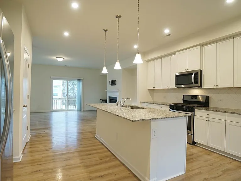 1041 Salt Glaze Ln — Photo 15