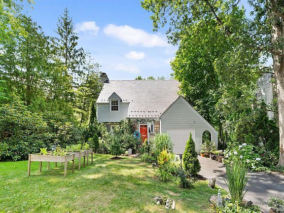 2nd image of 5 Coralyn Road