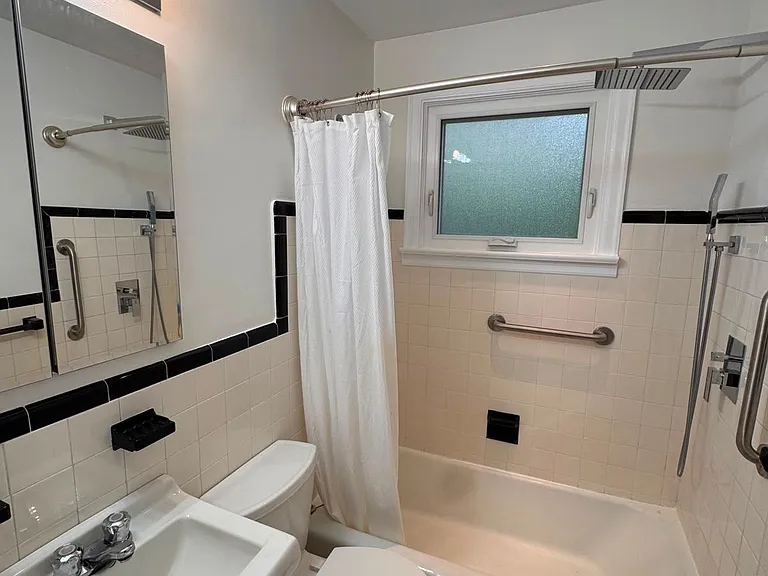 44 Clearview Ave — Photo 11