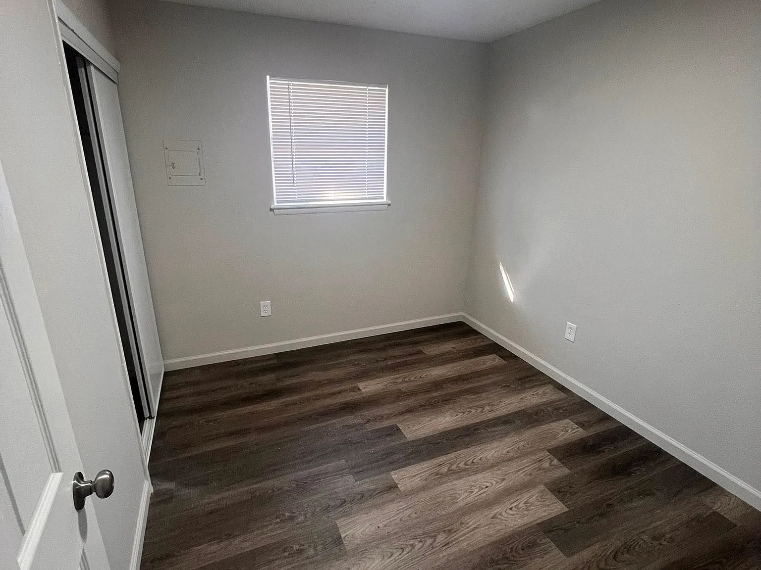 3 bed, 879 sqft, $1,100 — Photo 4