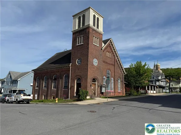 13 Springgarden St, Lansford, PA 18232