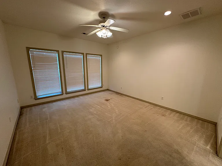 3920 Park Hurst Dr — Photo 10