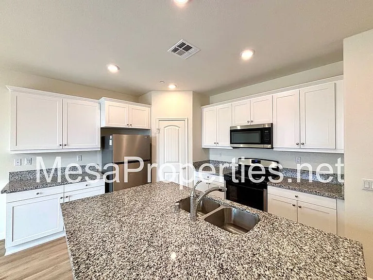 12594 Ava Loma St — Photo 7