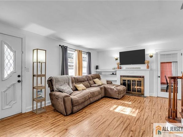20 Cedar Ave, North Brunswick, NJ 08902