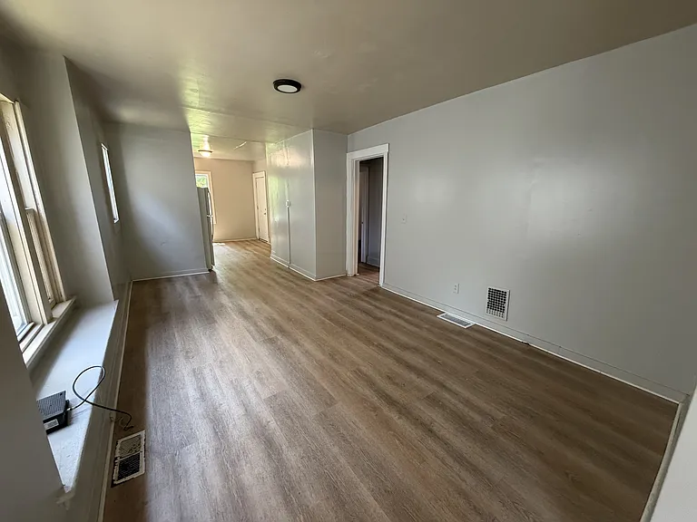 353 Champlain St — Photo 2