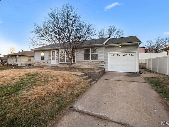 3rd image of 36 Buckley Meadows Dr