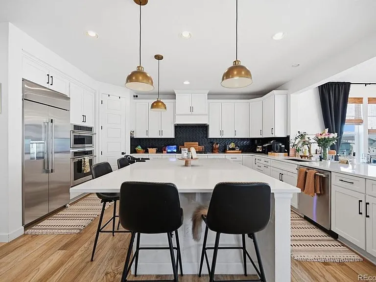7254 S Waterloo Way — Photo 4