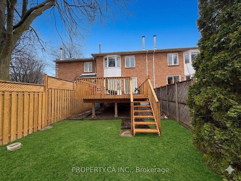 2nd image of 32 Brownstone Cir