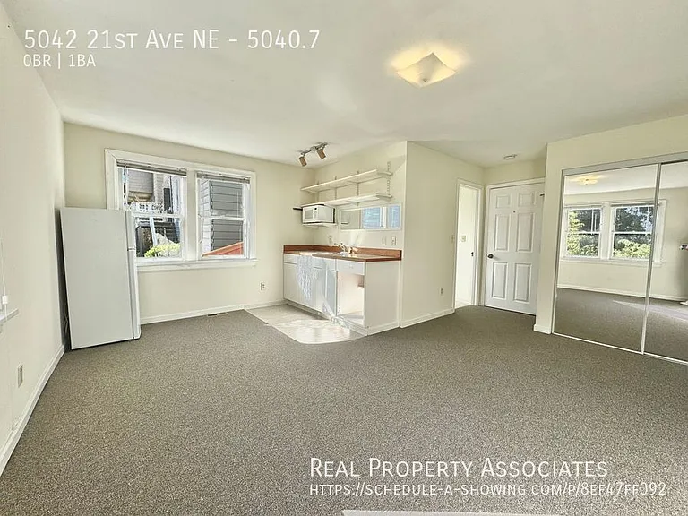 5042 21st Ave NE #5040.7 — Photo 3