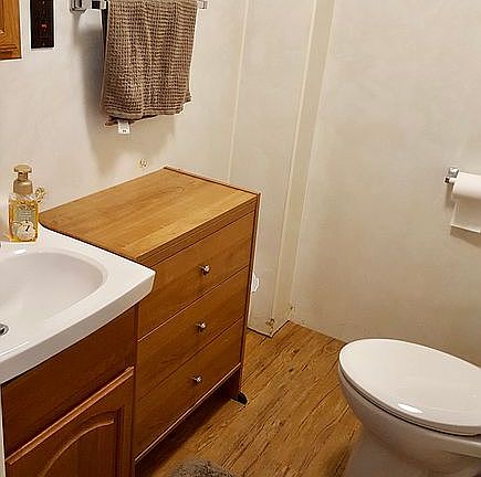 1/2 bath