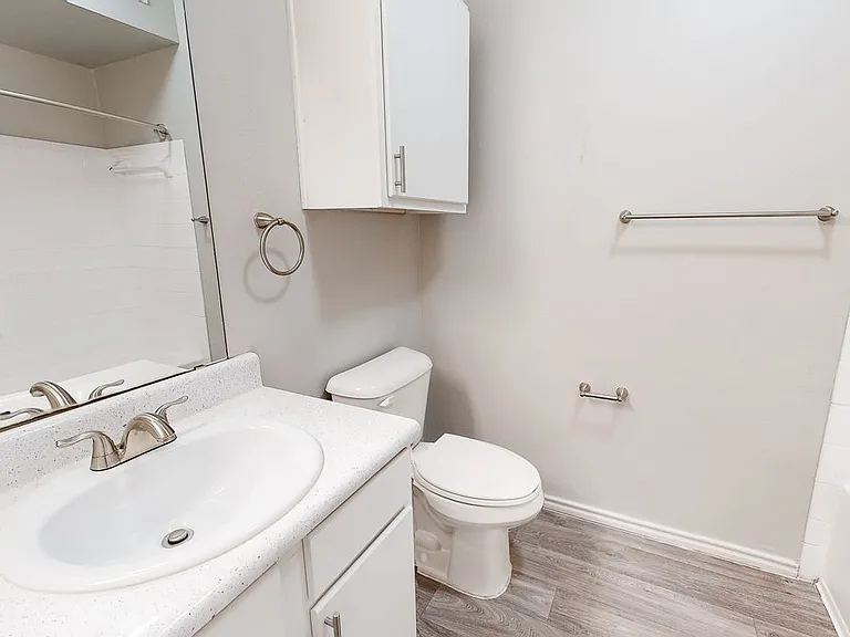 Sereno Park Apartments — Photo 97