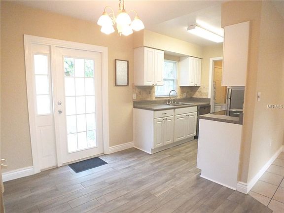 4th image of 1049 Princewood Dr