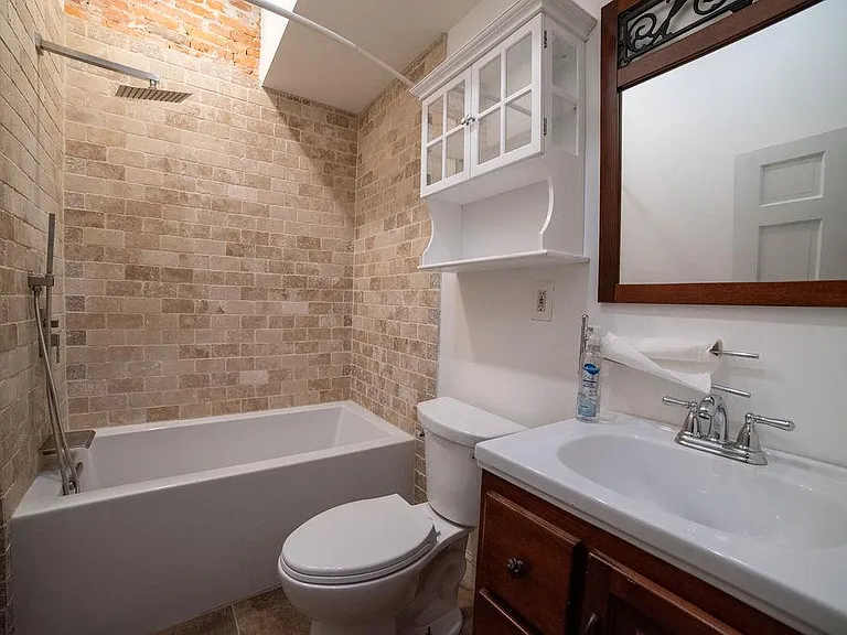 2138 Sears St — Photo 20
