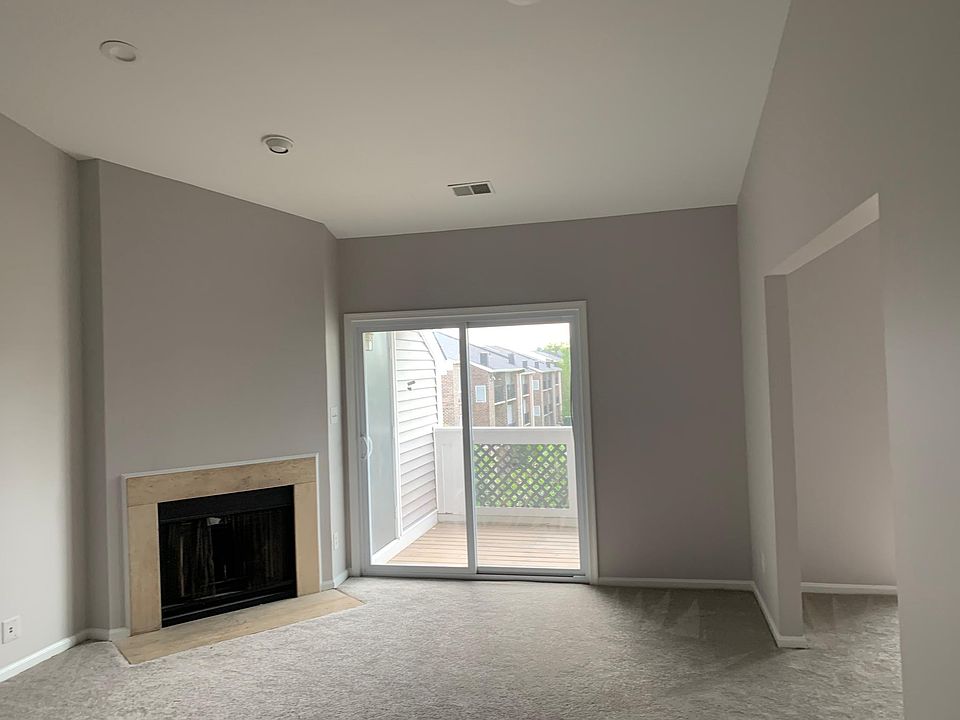 1st image of 4054C Grays Pointe Ct