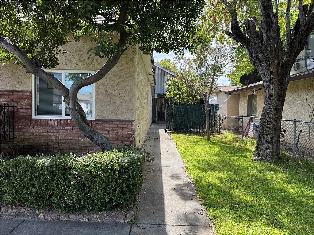 3 bed, 2000 sqft, $1,800 — Photo 3