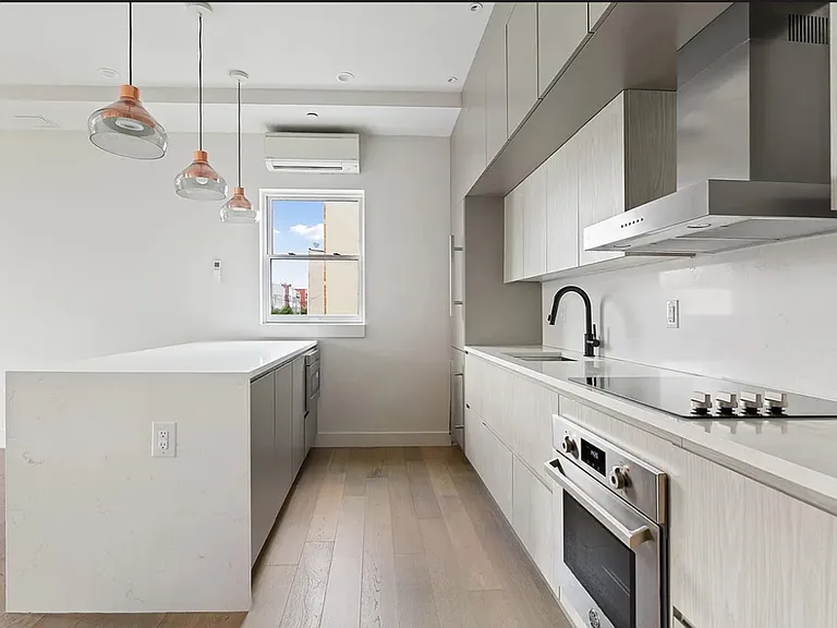 394 Harman St #3F — Photo 2