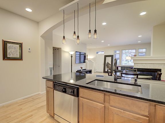2nd image of 1876 10th Ave NE