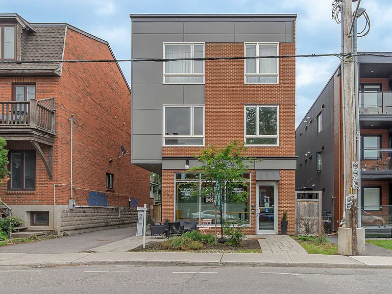 296 Somerset St E — Photo 2