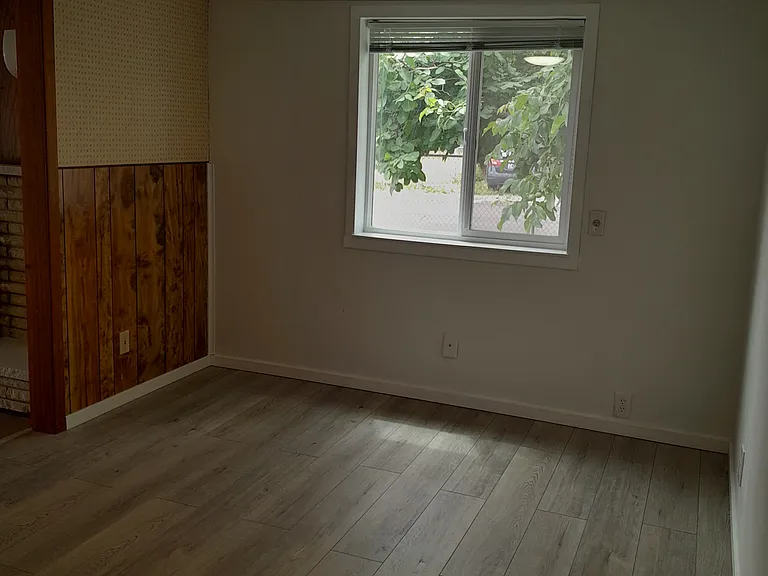 2404 S Vancouver St — Photo 6