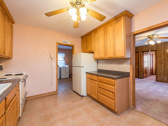 3rd image of 2101 Eshcol Ave