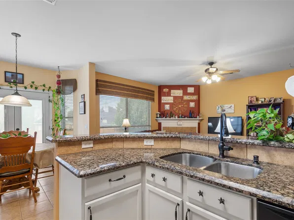 615 Rosarita Rd, Arlington, TX 76002