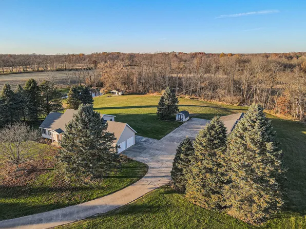 8300 W X Ave, Schoolcraft, MI 49087