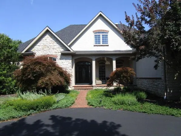 1414 Winding Oak Dr S, Baltimore, OH 43105