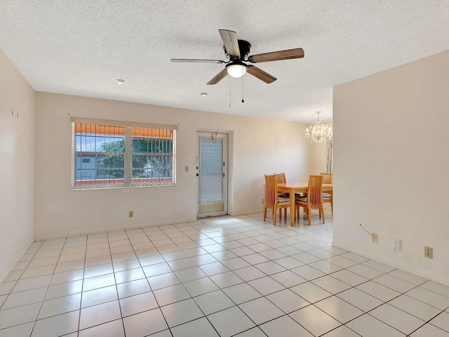 2 bed, 1.5 bath, 798 sqft, $1,350 — Photo 3
