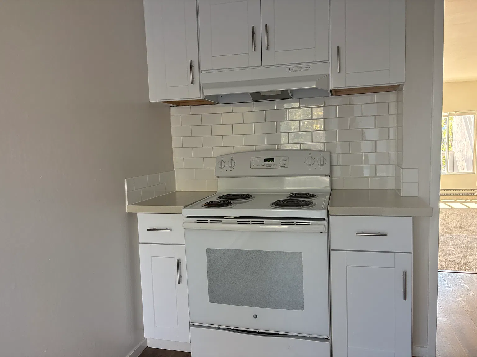2 bed, 1.5 bath, 1125 sqft, $3,350 — Photo 3