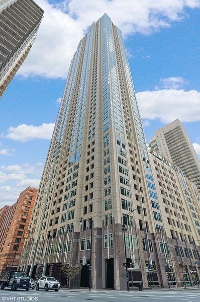 1st image of 33 W Ontario St APT 28F