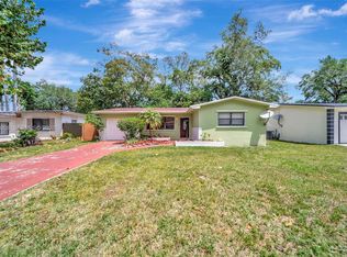 565 NE 160th St, Miami, FL 33162