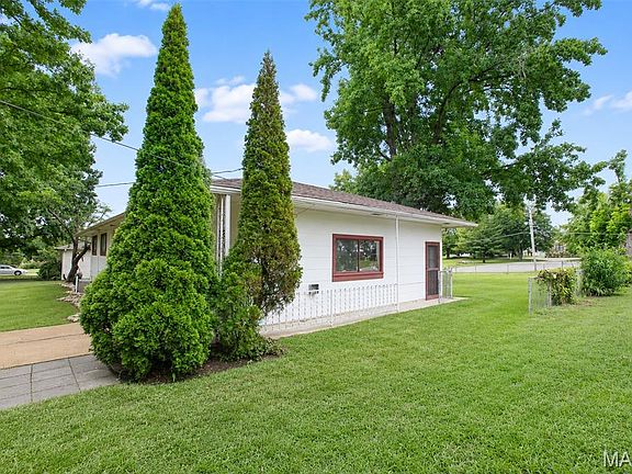 4th image of 403 Cox Dr