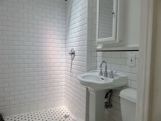 Rented by Space Real Estate | media 20