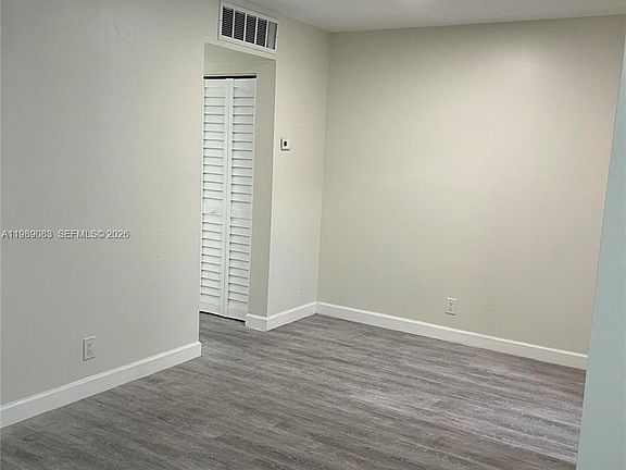 4th image of 2134 Lincoln St APT 25