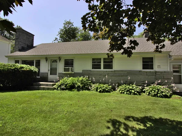 19 Robinson Avenue, Bennington, VT 05201