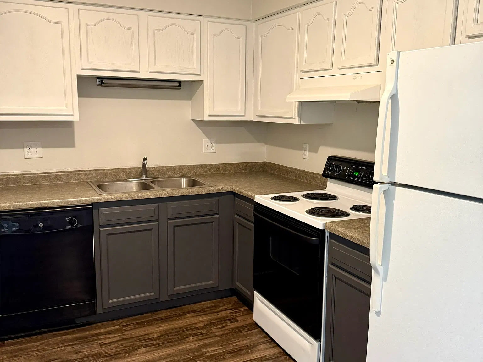 4 bed, $2,491 — Photo 2