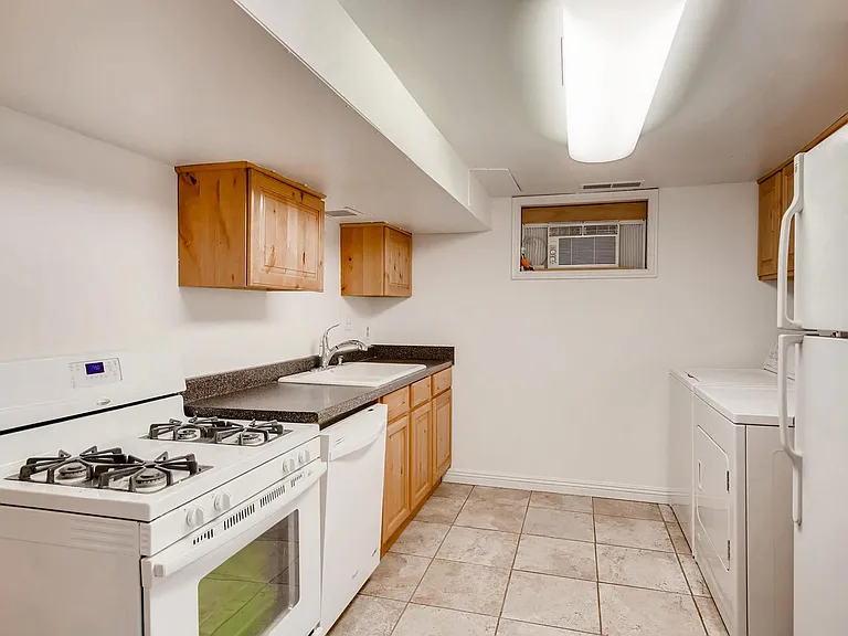 1217 S Lake St #B — Photo 4