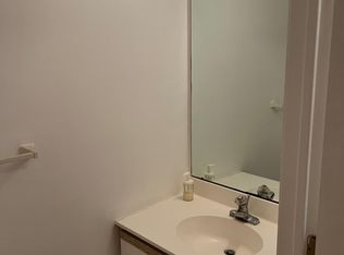 105 Inverness Dr #I105, Edison, NJ 08820