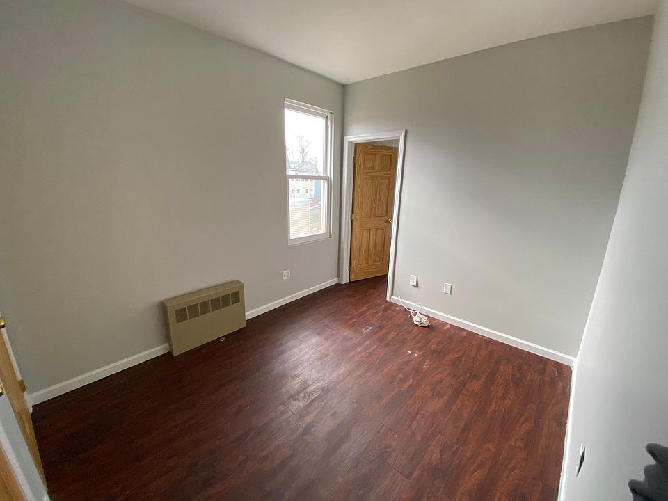 2nd image of 80 Orchard St APT 2S