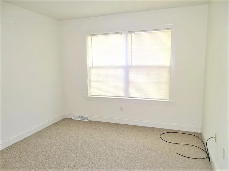 766 Oak Leaf Ln — Photo 14