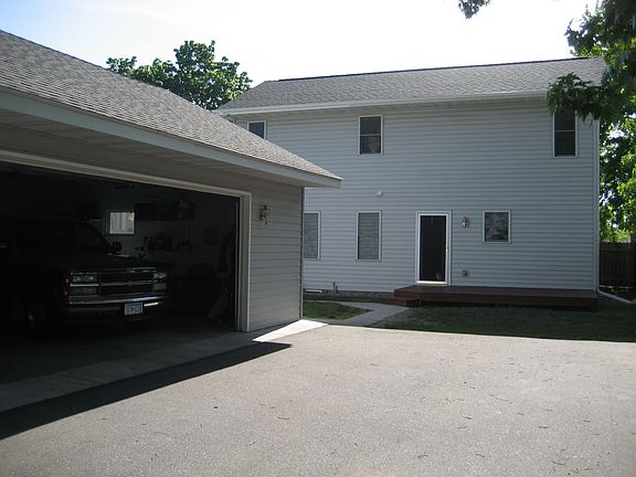 2.5 car garage