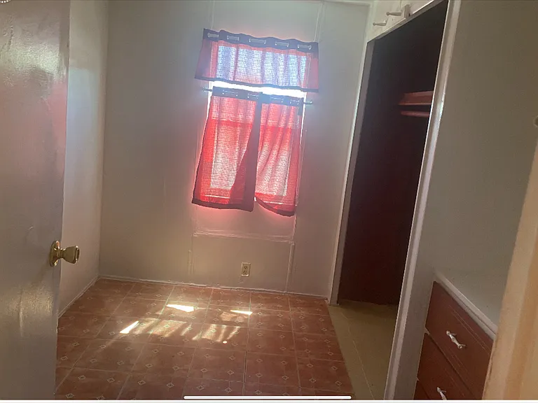 1850 Isaac St #B — Photo 6